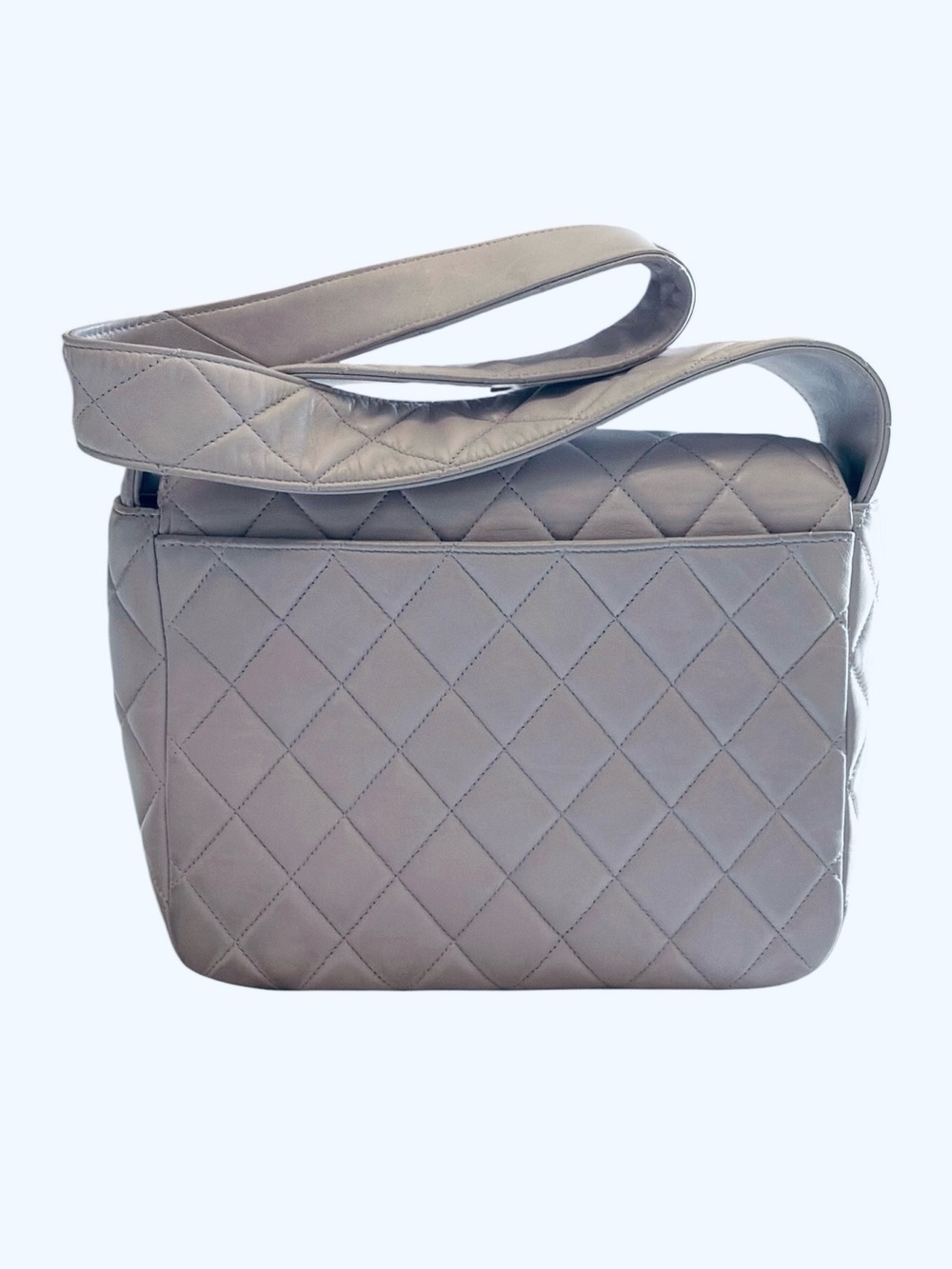 CHANEL Vintage 1996–1997 Lavender Quilted Lambskin Shoulder Bag - Picture 3 of 12